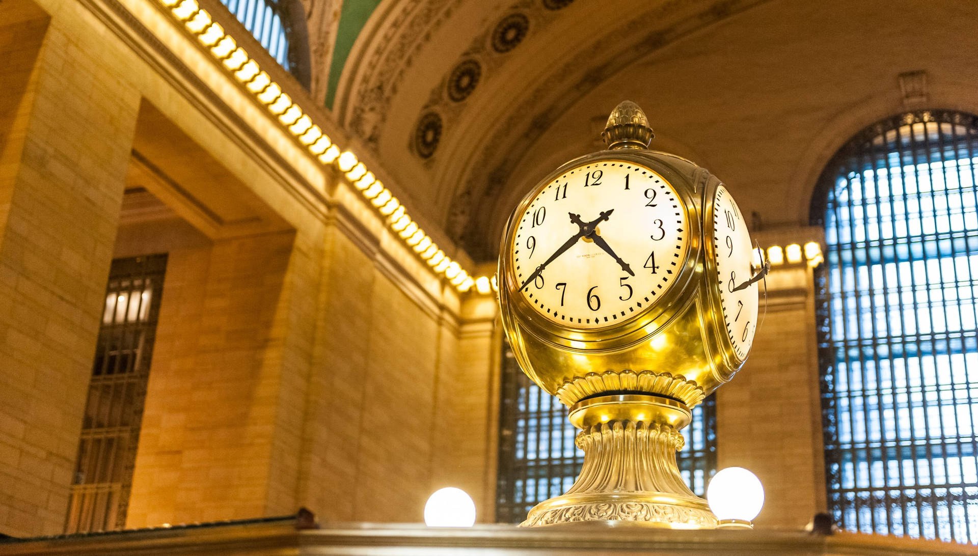 Clock At Grand Central Station Background