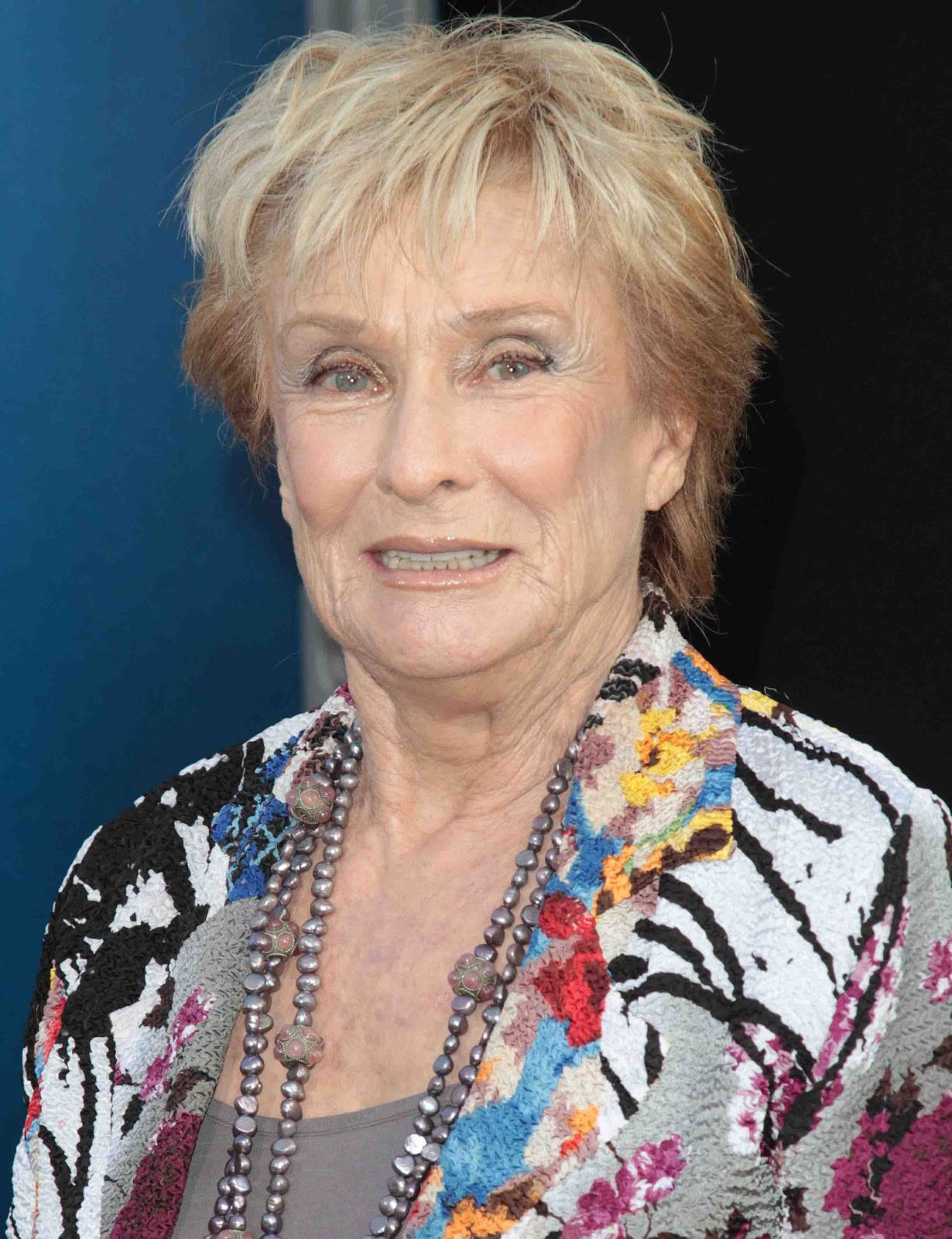 Cloris Leachman Dark Shadows L.a. Premiere Background