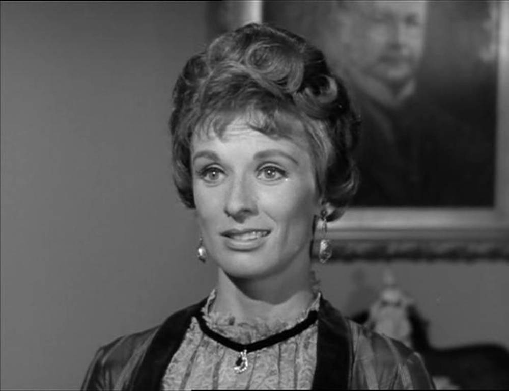 Cloris Leachman Tv Character Ann Barchester Background