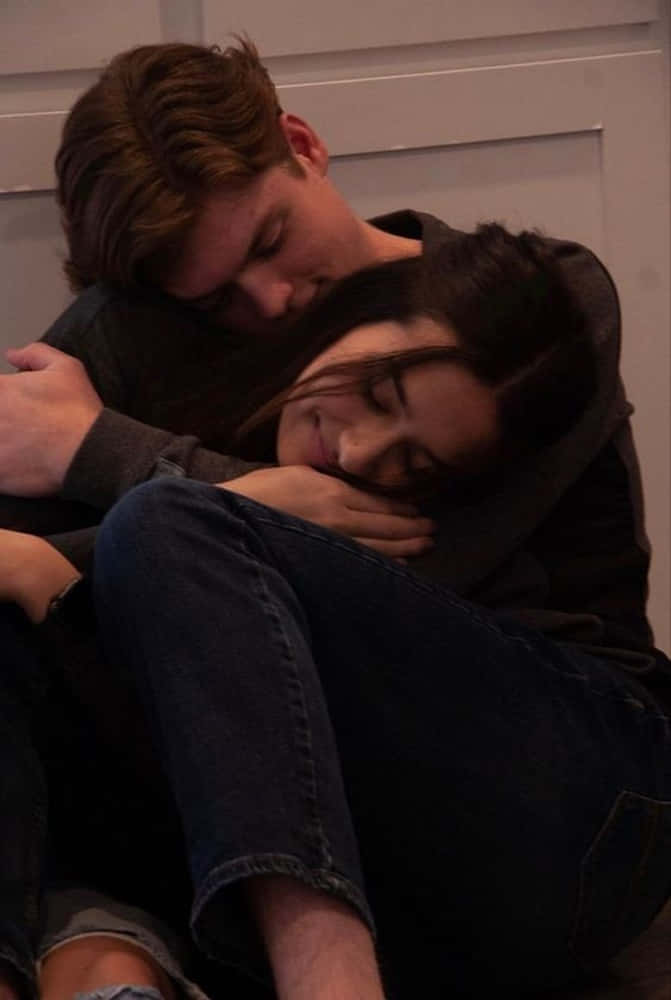 Close Moment Between Girlfriend And Boyfriend Background