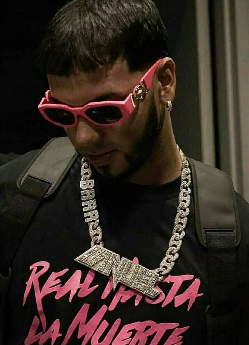 Close-up Anuel Aa Background