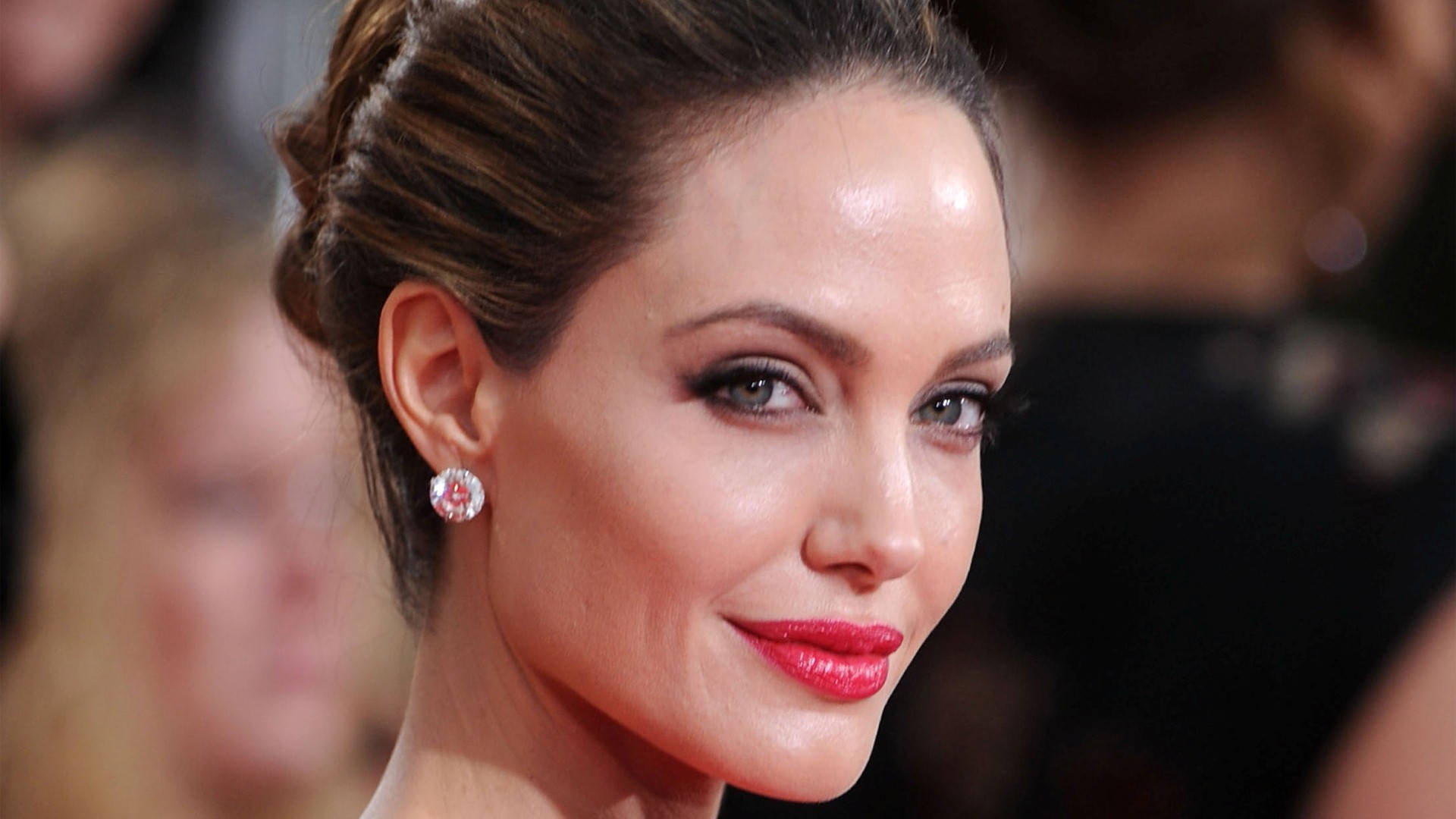 Close-up Elegant Angelina Jolie Background