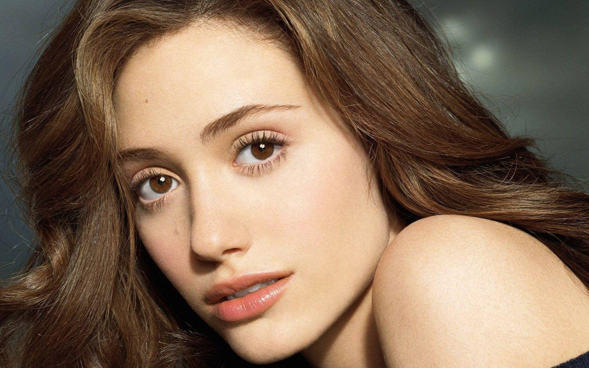 Close Up Emmy Rossum Background