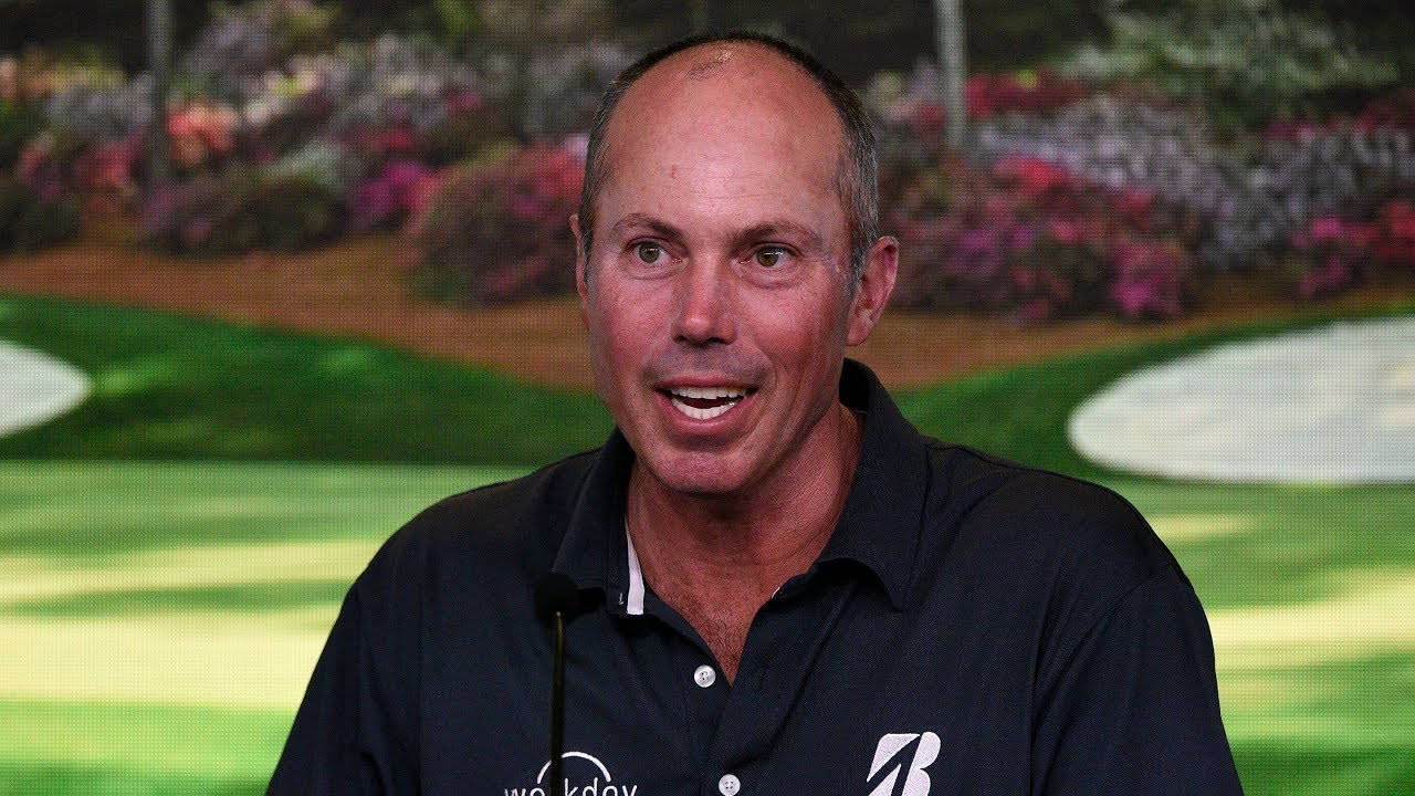 Close-up Matt Kuchar Balding Background