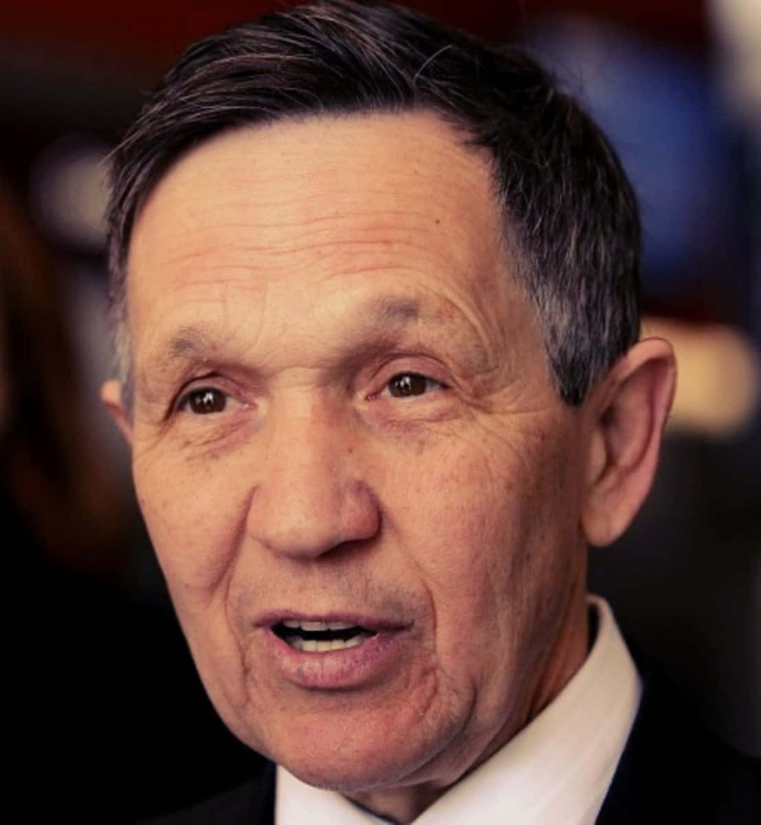 Close Up Picture Of Dennis Kucinich Background