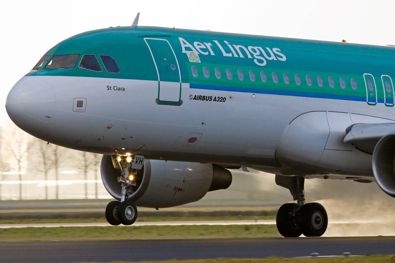 Close Up Shot Of Aer Lingus Airplane Background