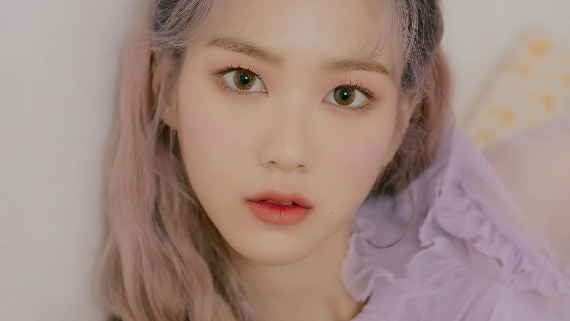 Close-up Shot Of Jiho From Oh My Girl Background