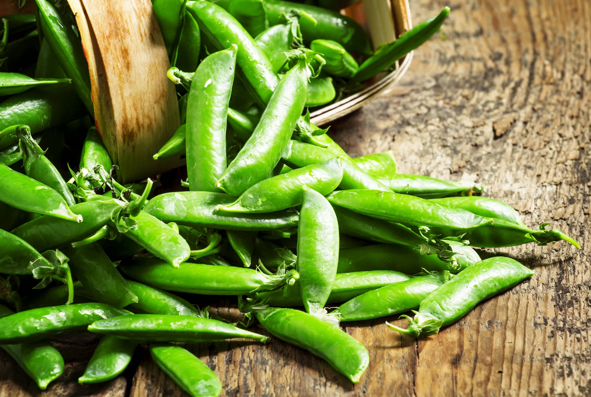 Closed Vegetable Green Peas Pod Background