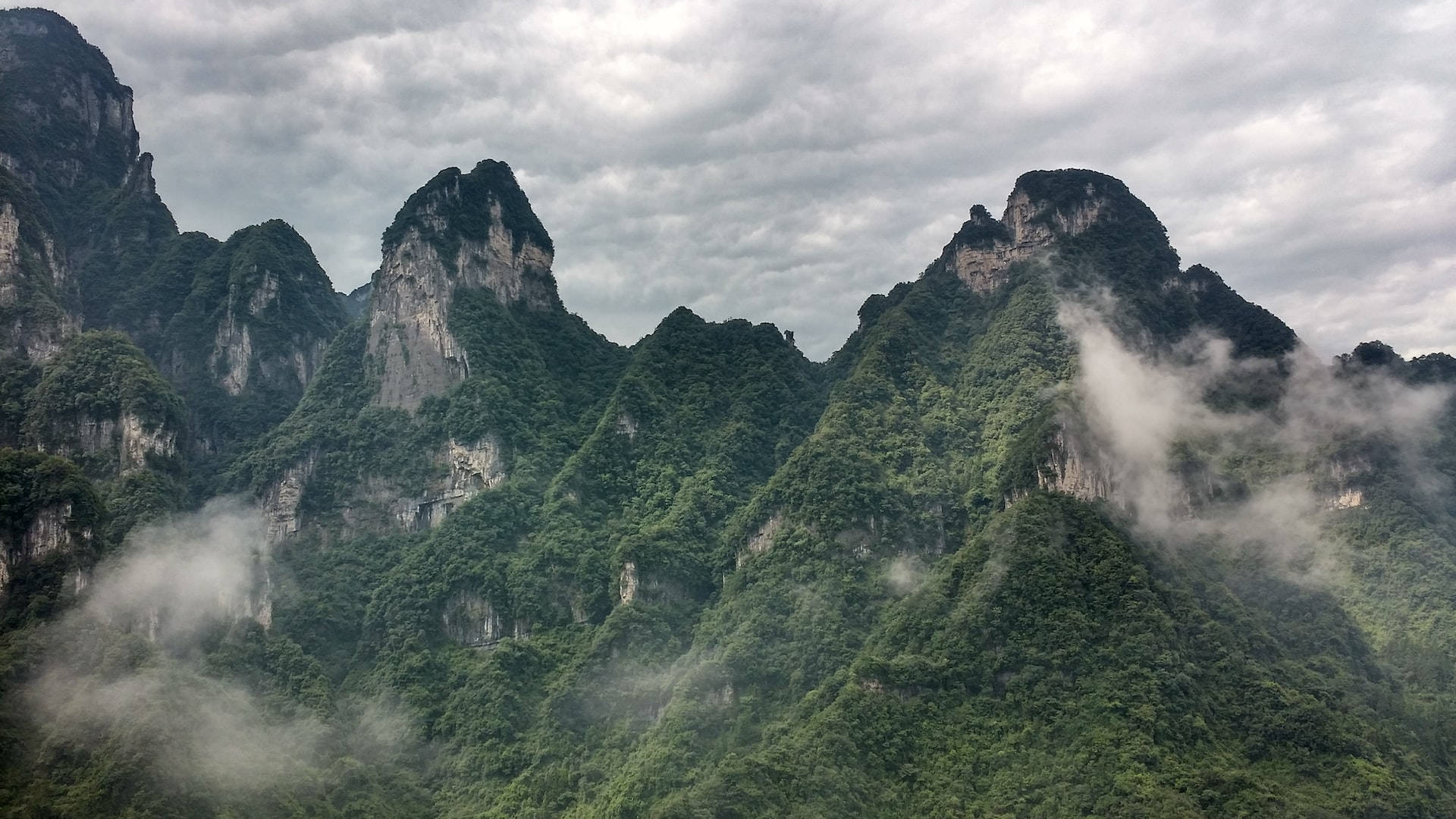 Clouds And Mountain Macbook Background