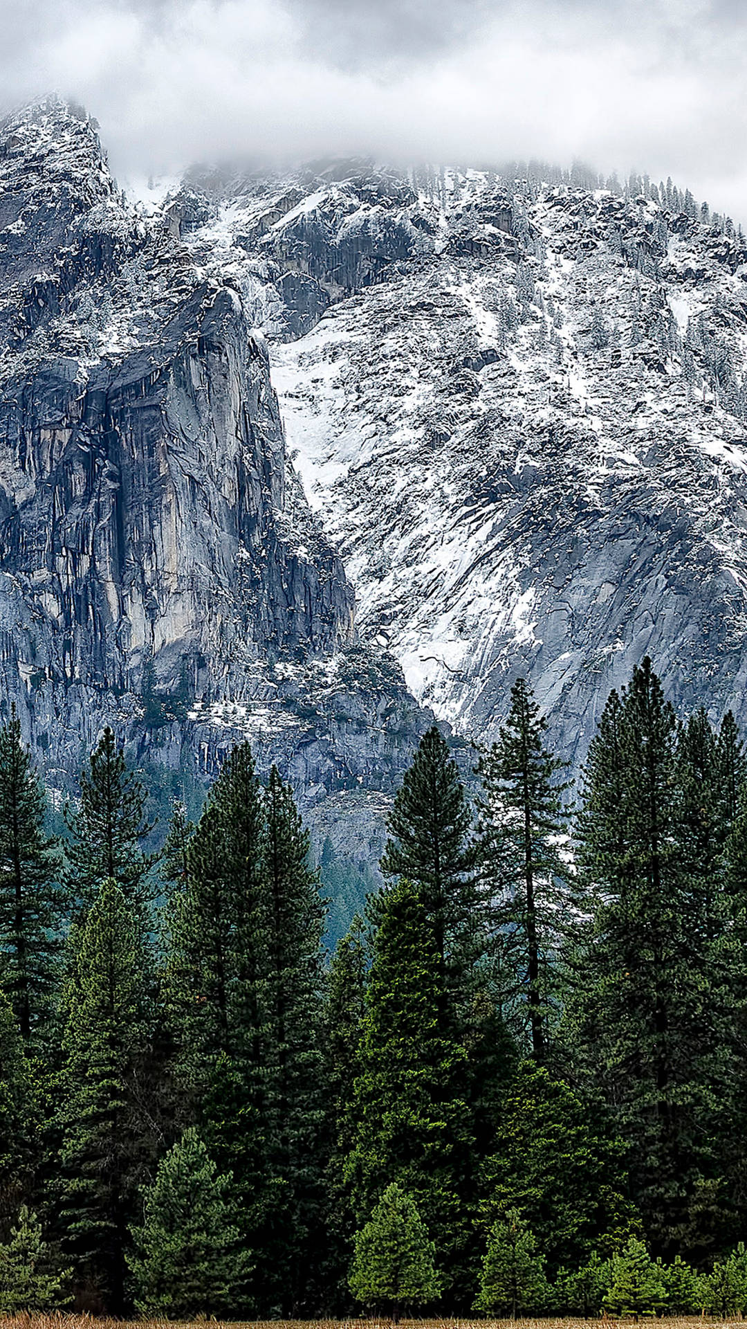 Clouds At Mountain Of Yosemite Iphone Background