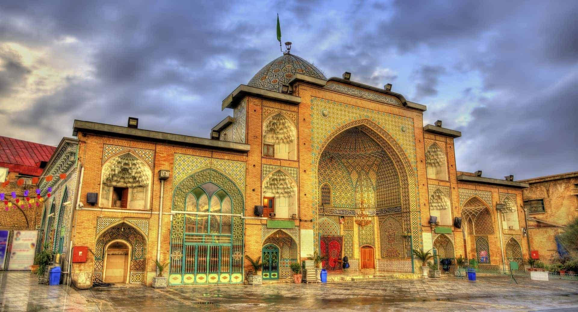 Cloudy Day In Iran Mosque Background