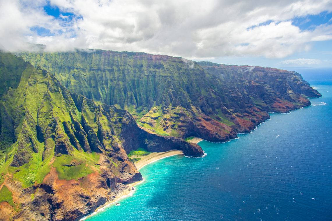 Cloudy Oahu Mountains Background