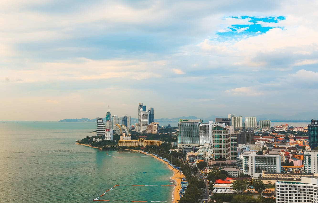 Cloudy Pattaya City Background