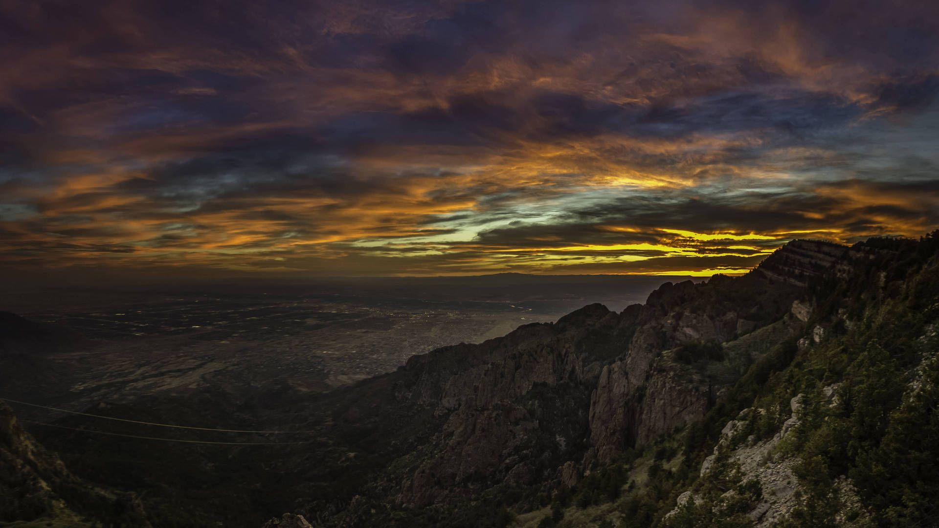 Cloudy Sky Above Albuquerque Mountains Background