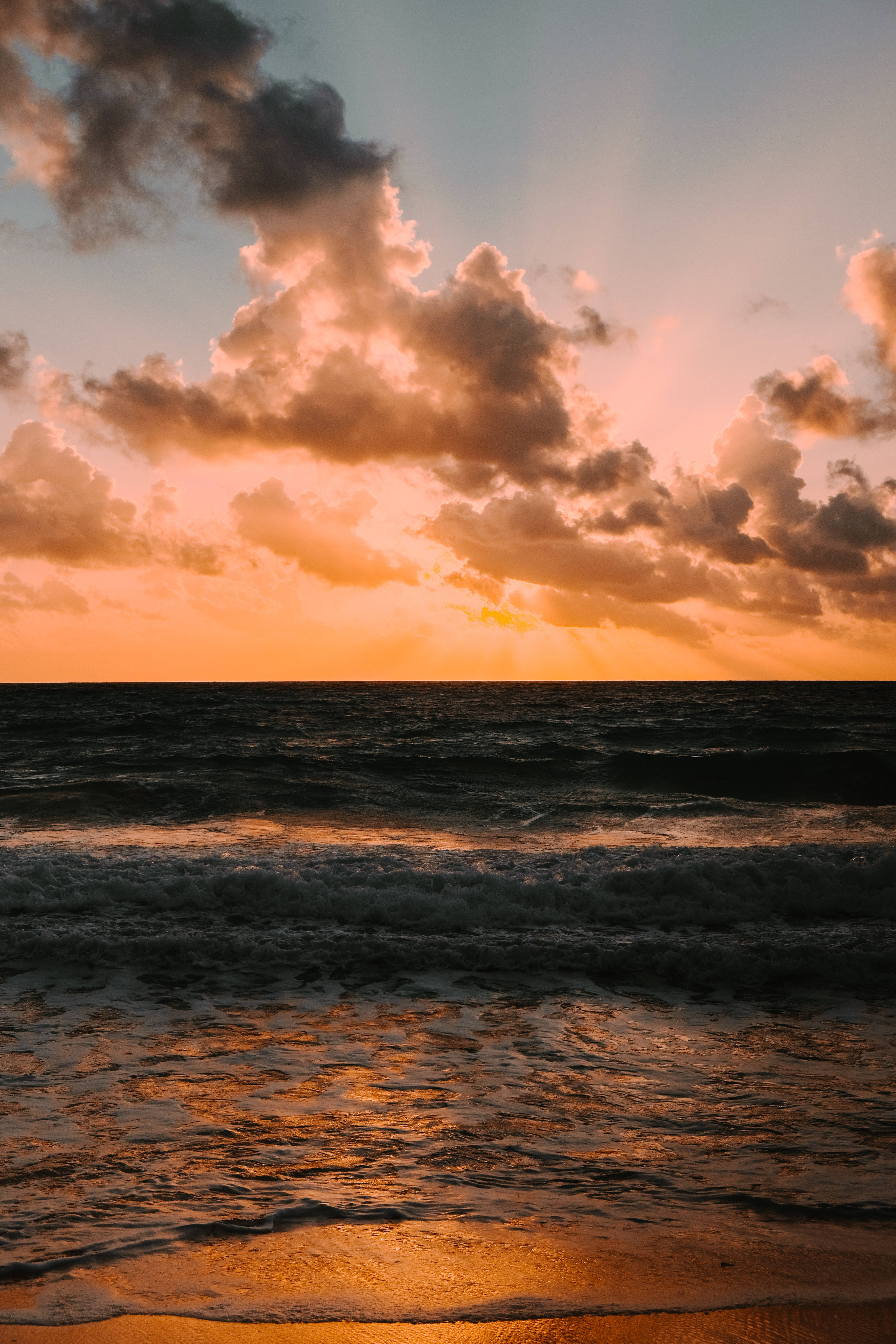 Cloudy Sunset Beach Android Background