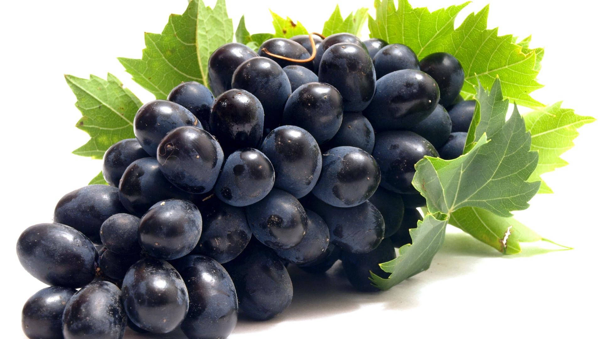 Cluster Of Ripe Kyoho Grapes Background