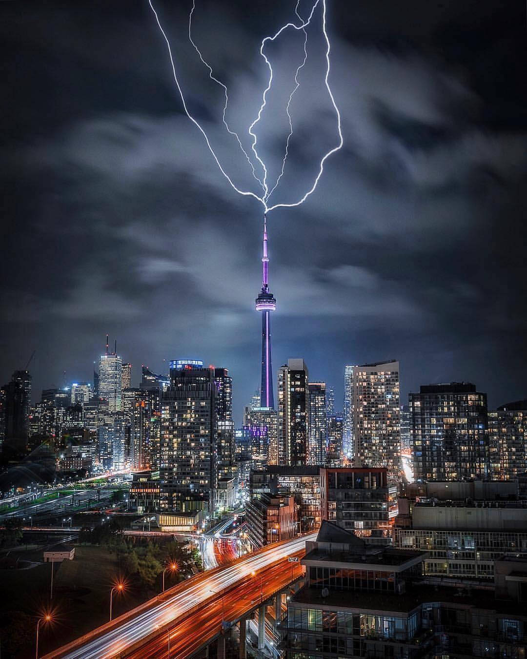 Cn Tower Lightning Strike Background