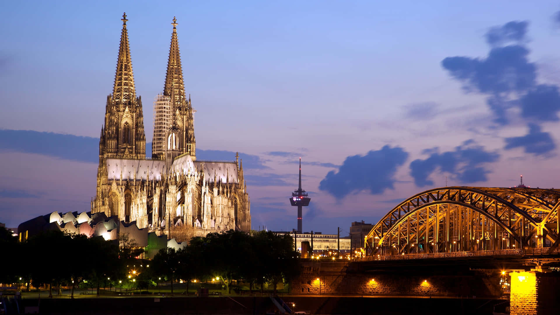 Cologne Cathedral Skyline Background
