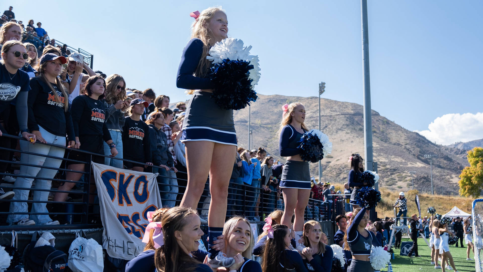 Colorado School Of Mines Cheerleaders Background