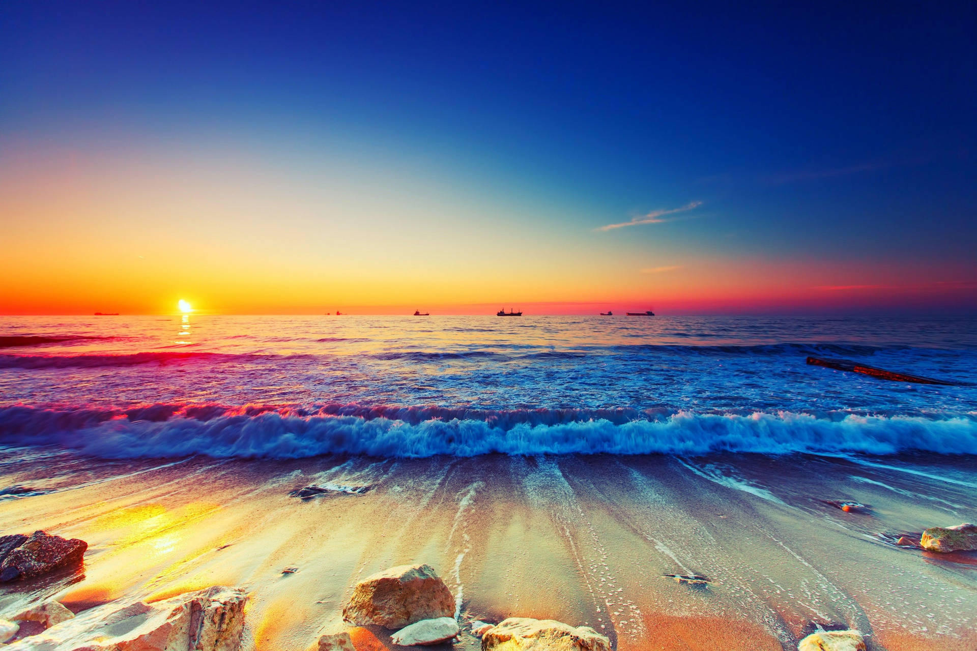 Colorful Aesthetic Ocean Sunset Background