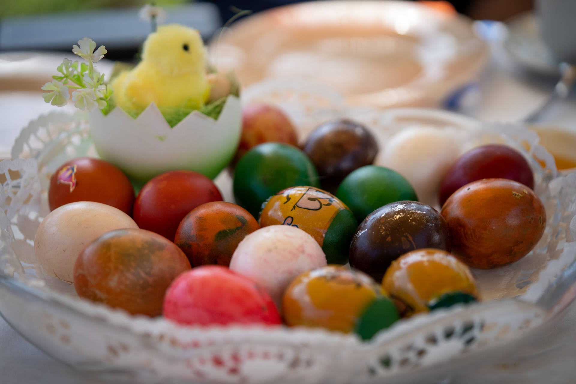 Colorful Happy Easter Quail Eggs With Chick Background