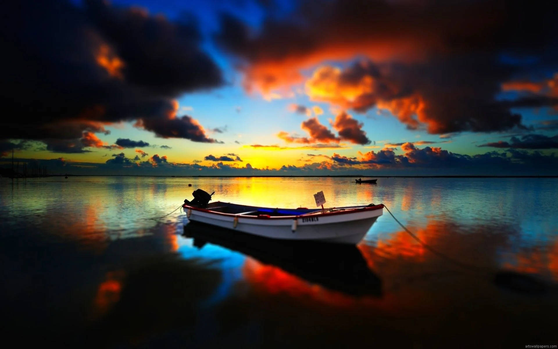 Colorful Hd Photography Of A Lonely Boat Background