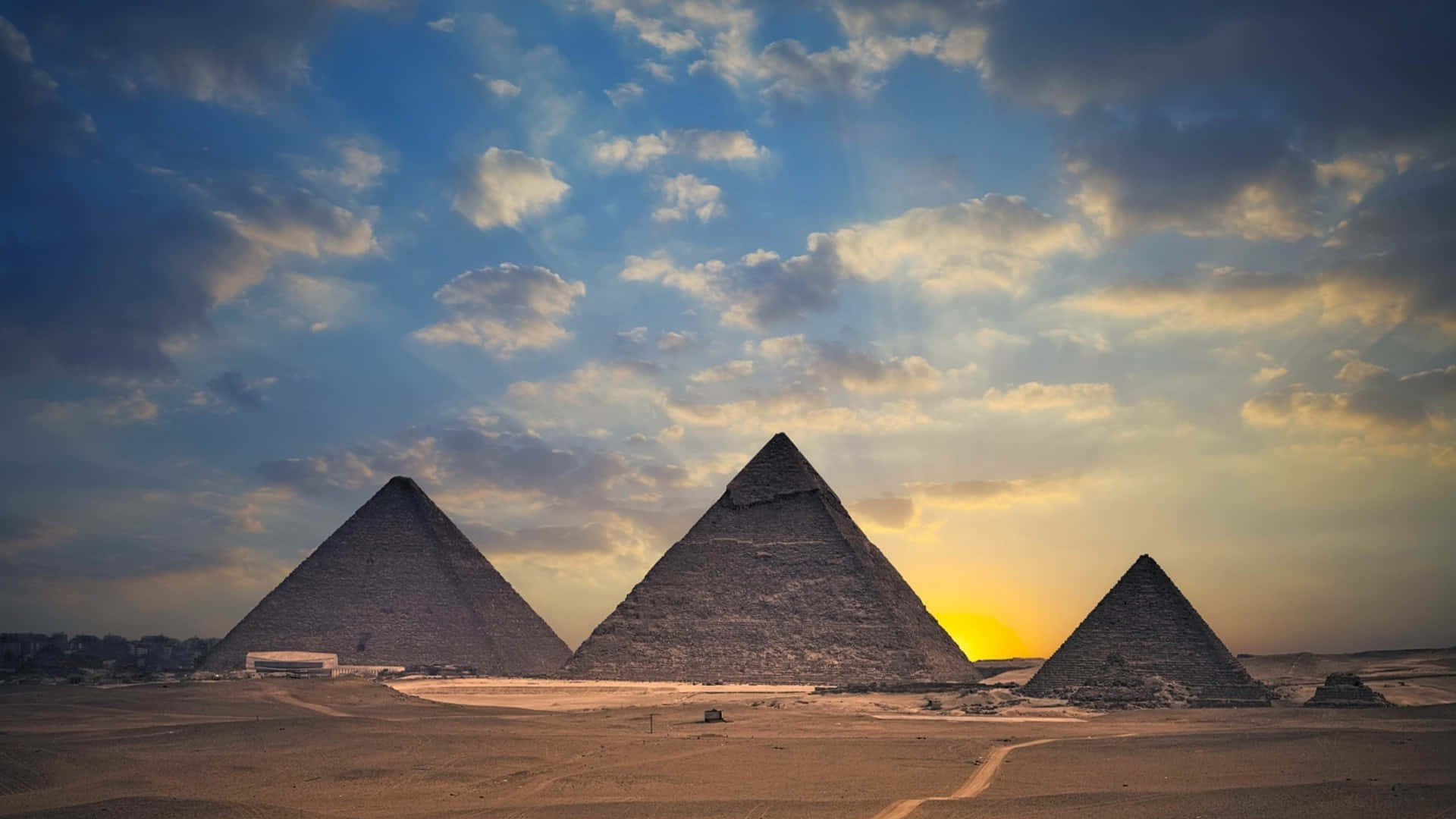 Colossal Pyramids In Giza Background