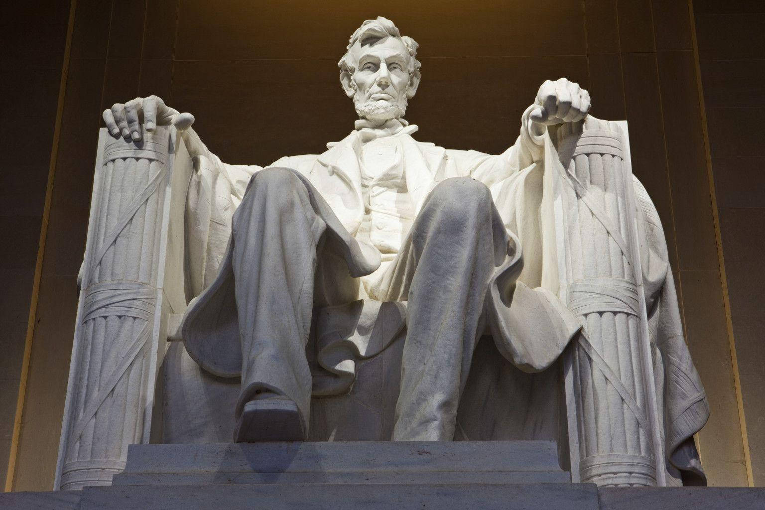 Colossal Statue Lincoln Monument Background