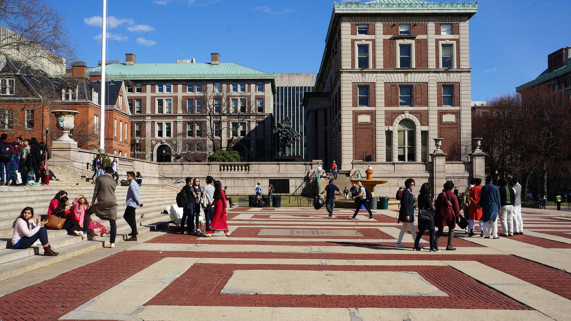 Columbia University Crowd Of Students Background