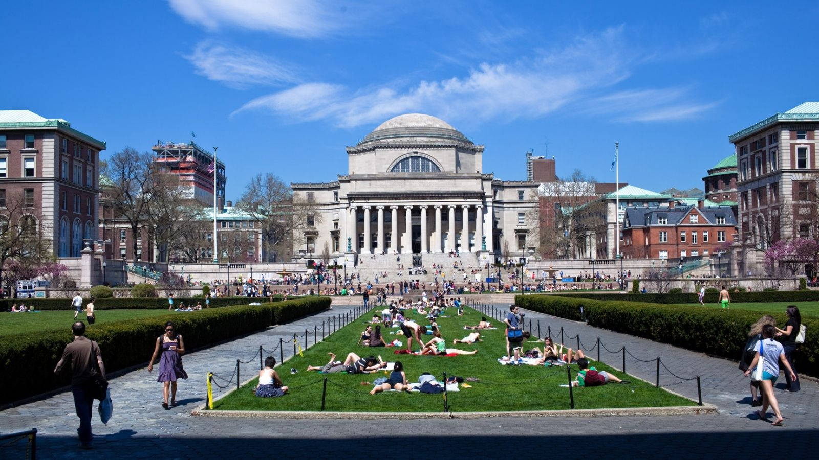 Columbia University Grounds Full Of Students Background