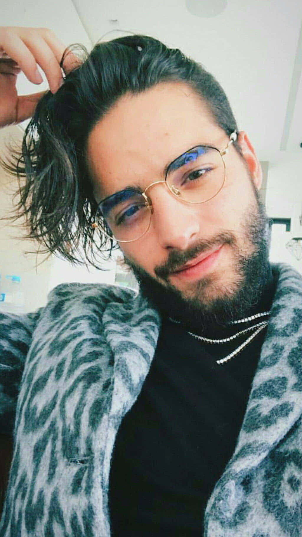 Columbian Singer Maluma Selfie Man Background