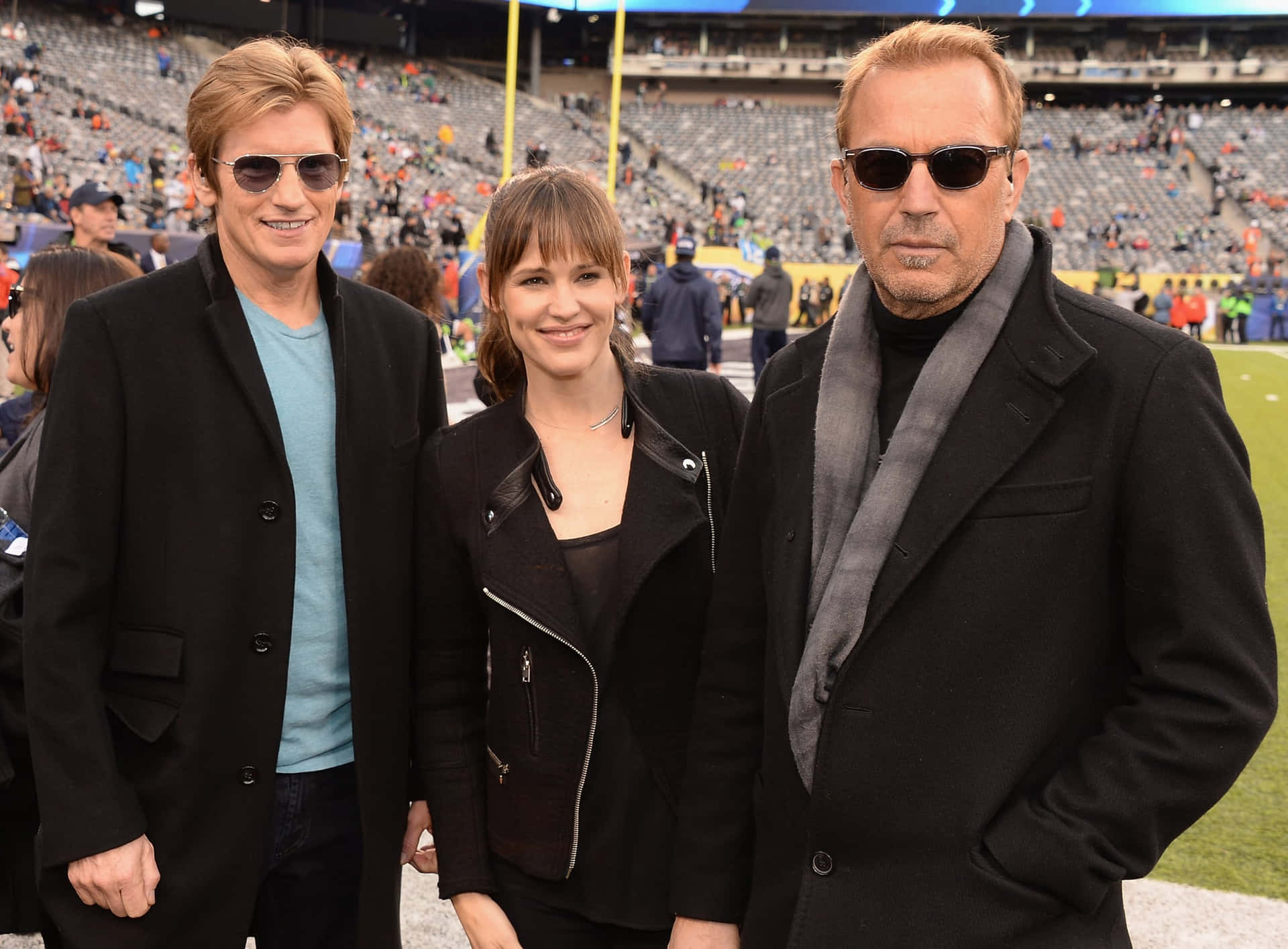 Comedian And Actor Denis Leary In A Candid Shot Background