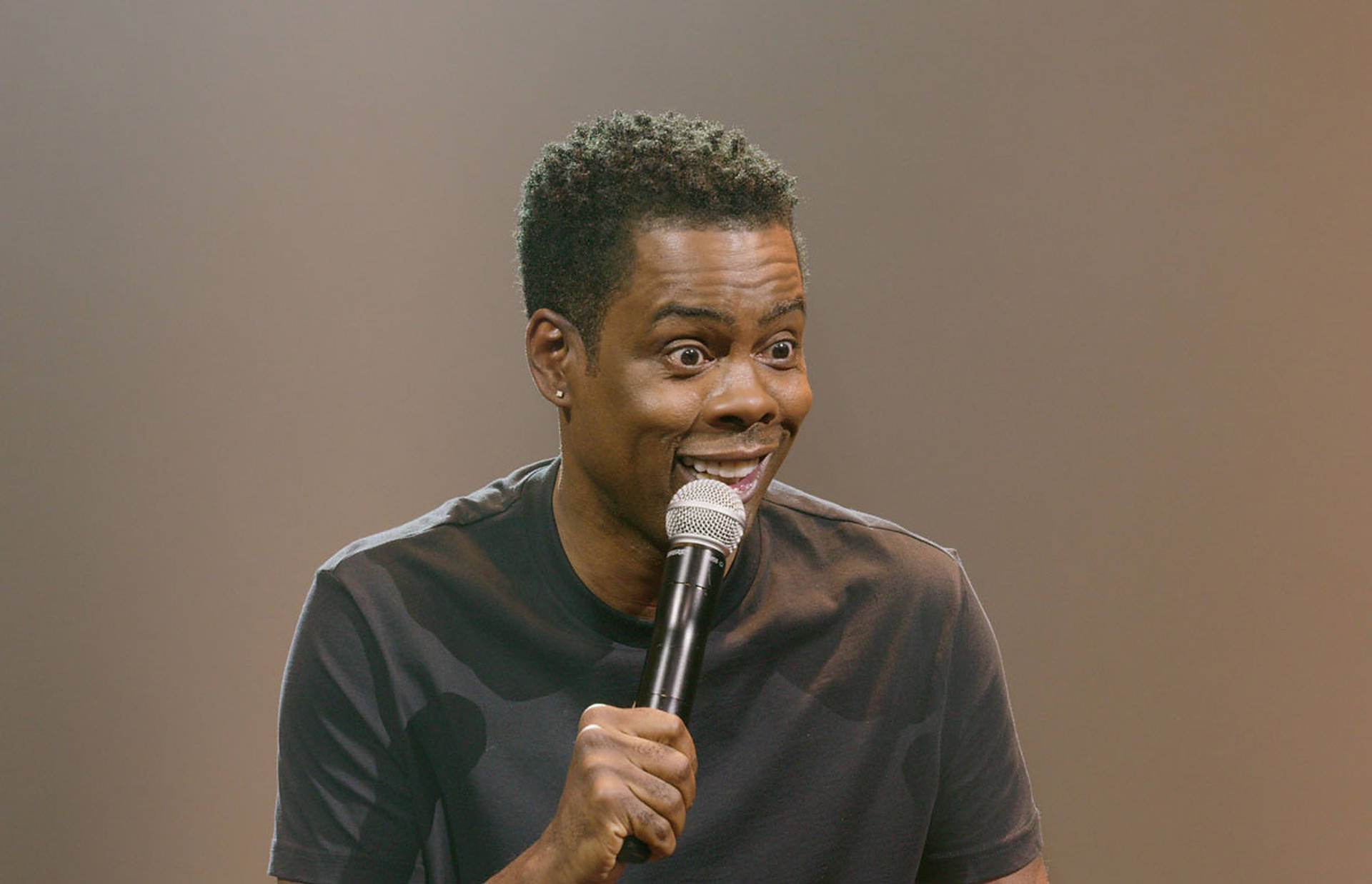 Comedian Chris Rock Funny Face Background