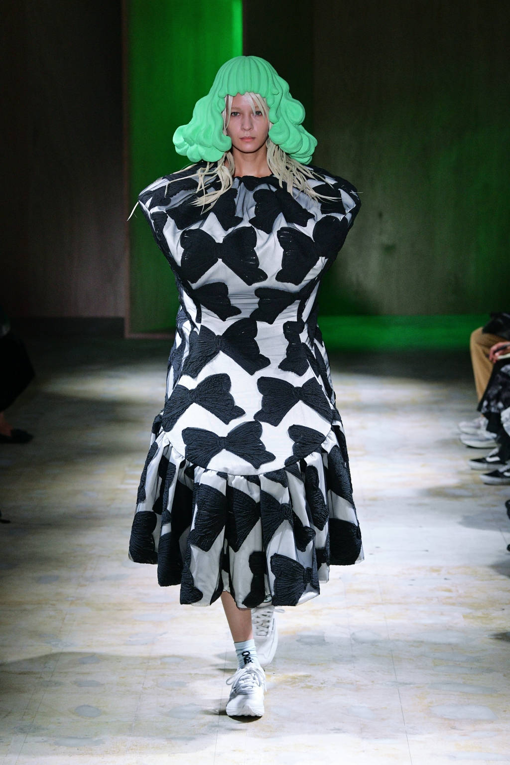 Comme Des Garçons Black White Ribbon Dress Background