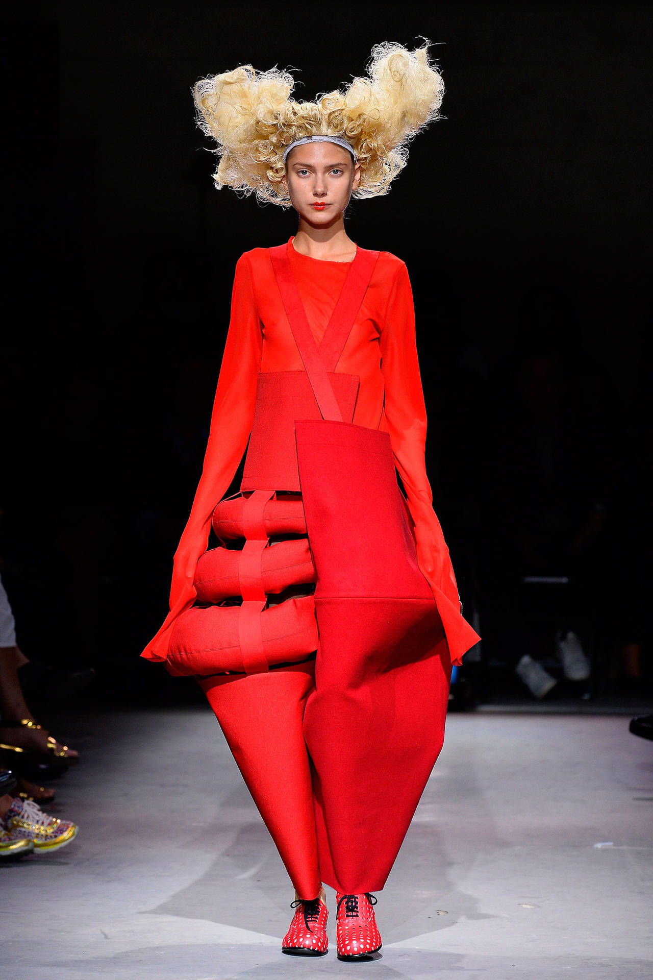 Comme Des Garçons Red Irregular-shaped Dress Background