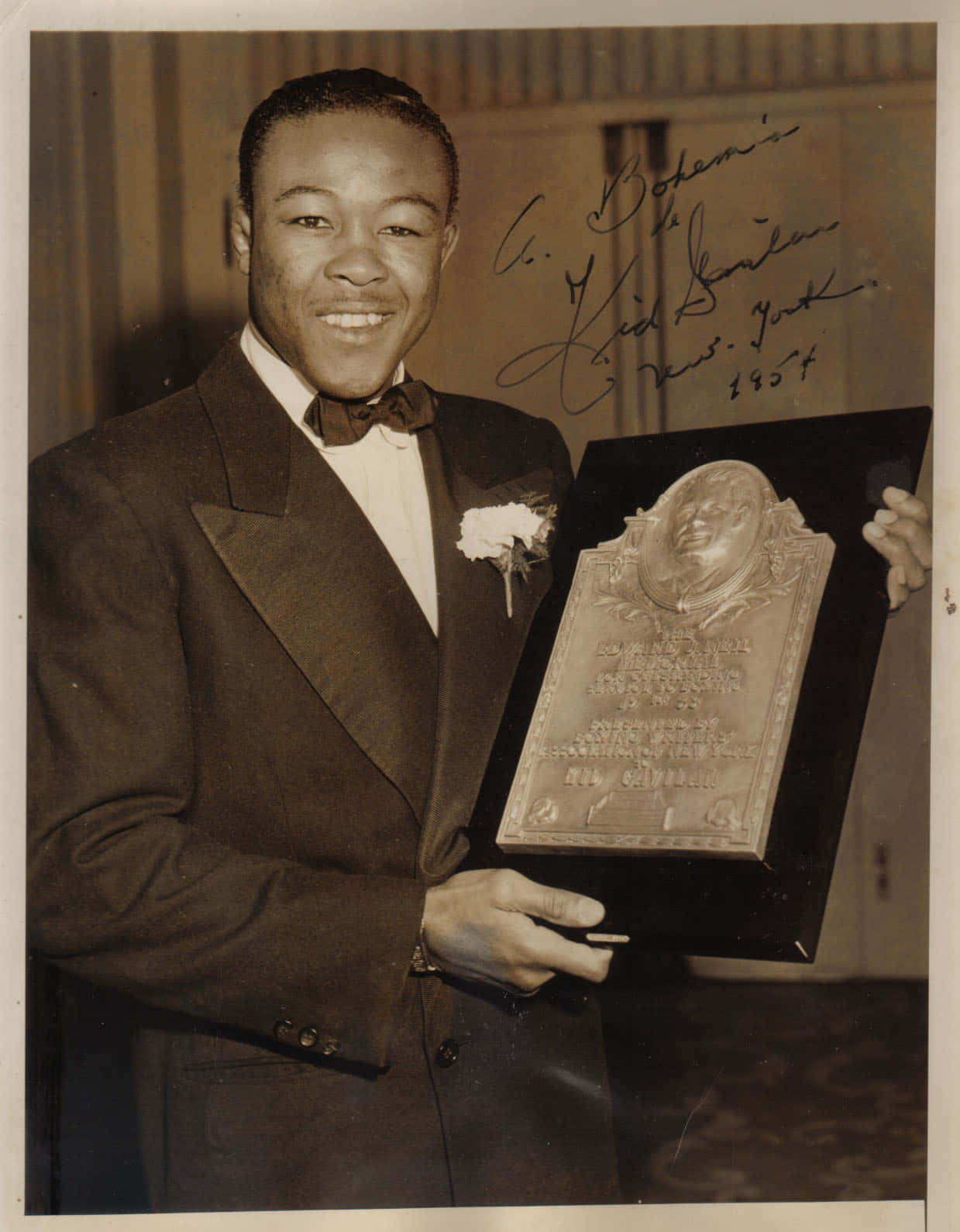 Commemorative Plaque Of Boxing Legend Kid Gavilan Background