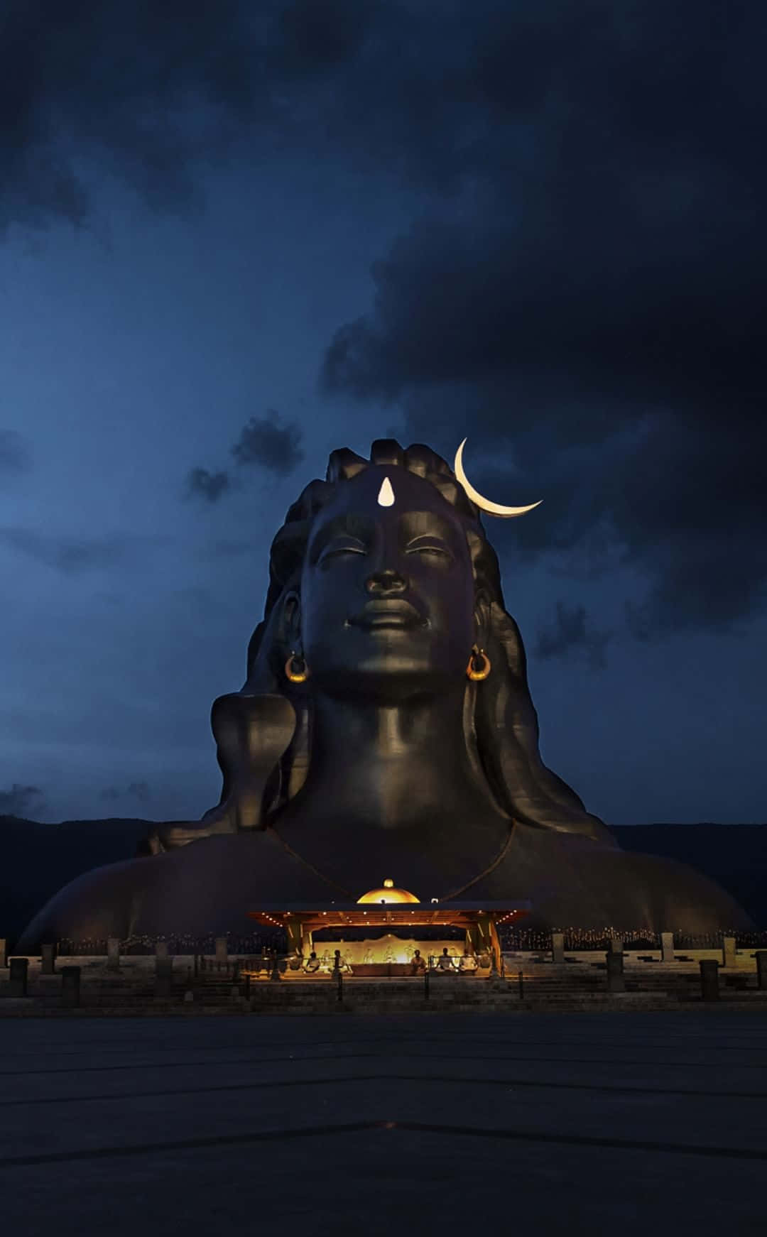 Complimentary Huge Statue