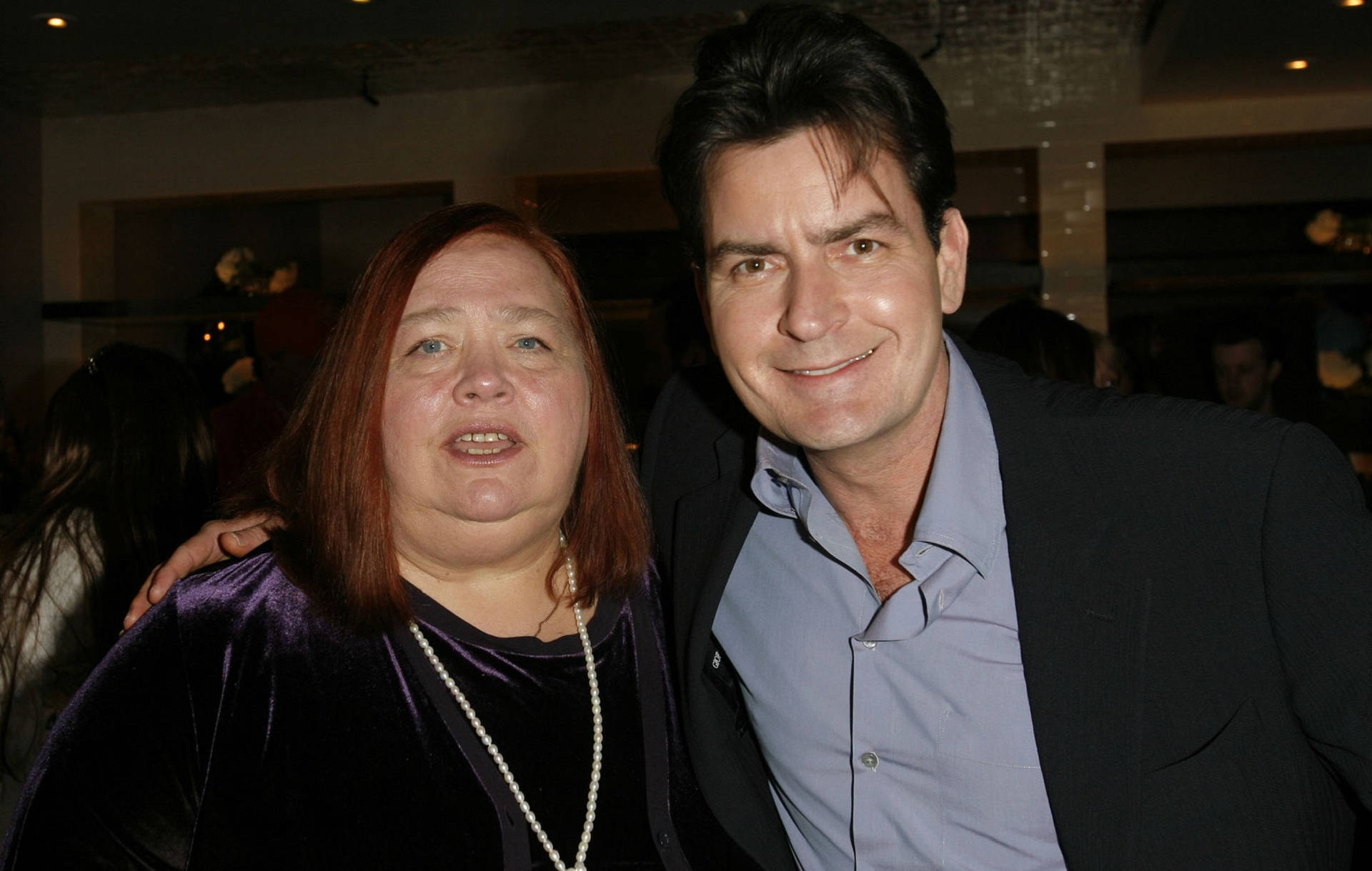 Conchata Ferrell And Charlie Sheen In Tv Series Background