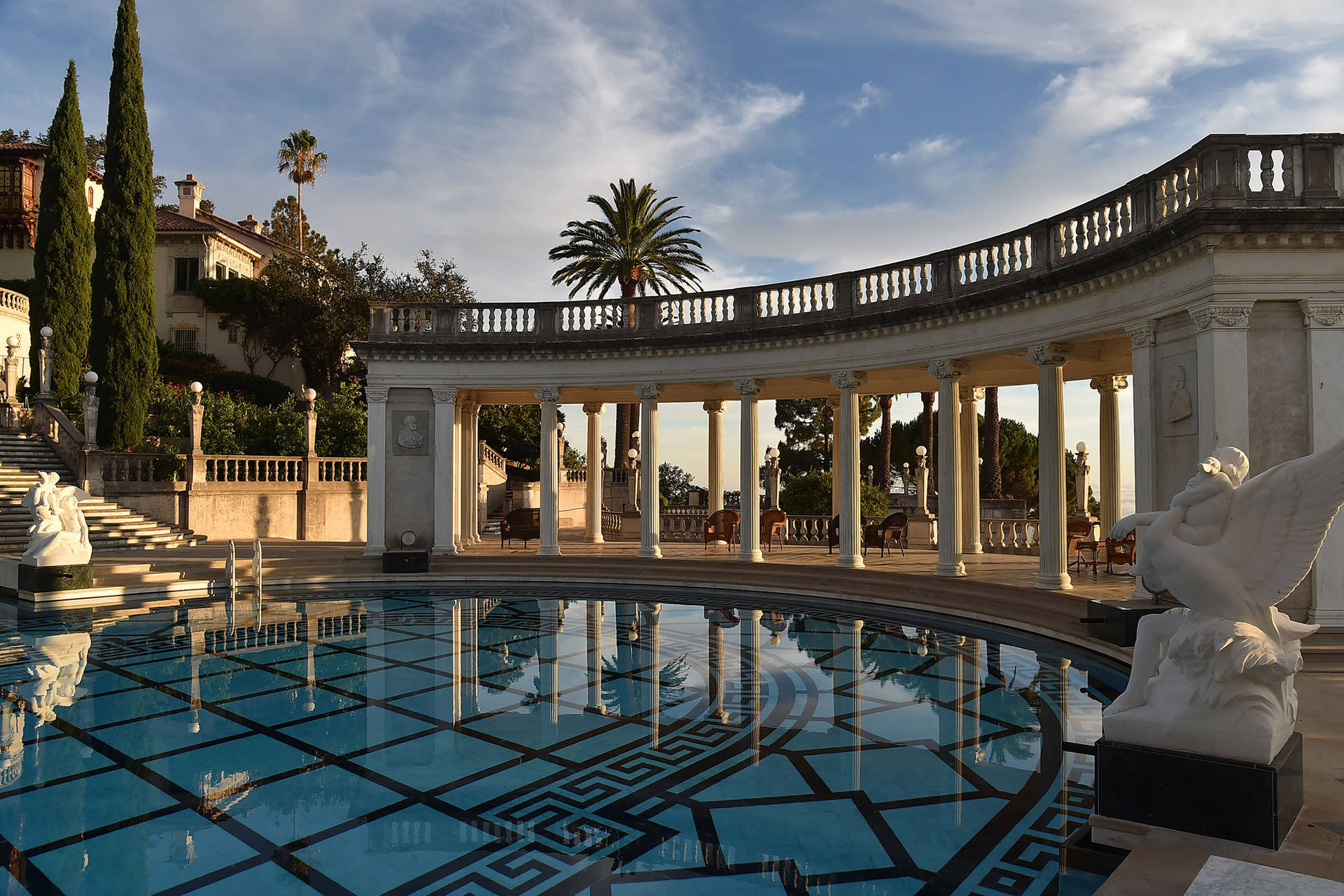 Concrete Framework In Hearst Castle's Neptune Pool Background