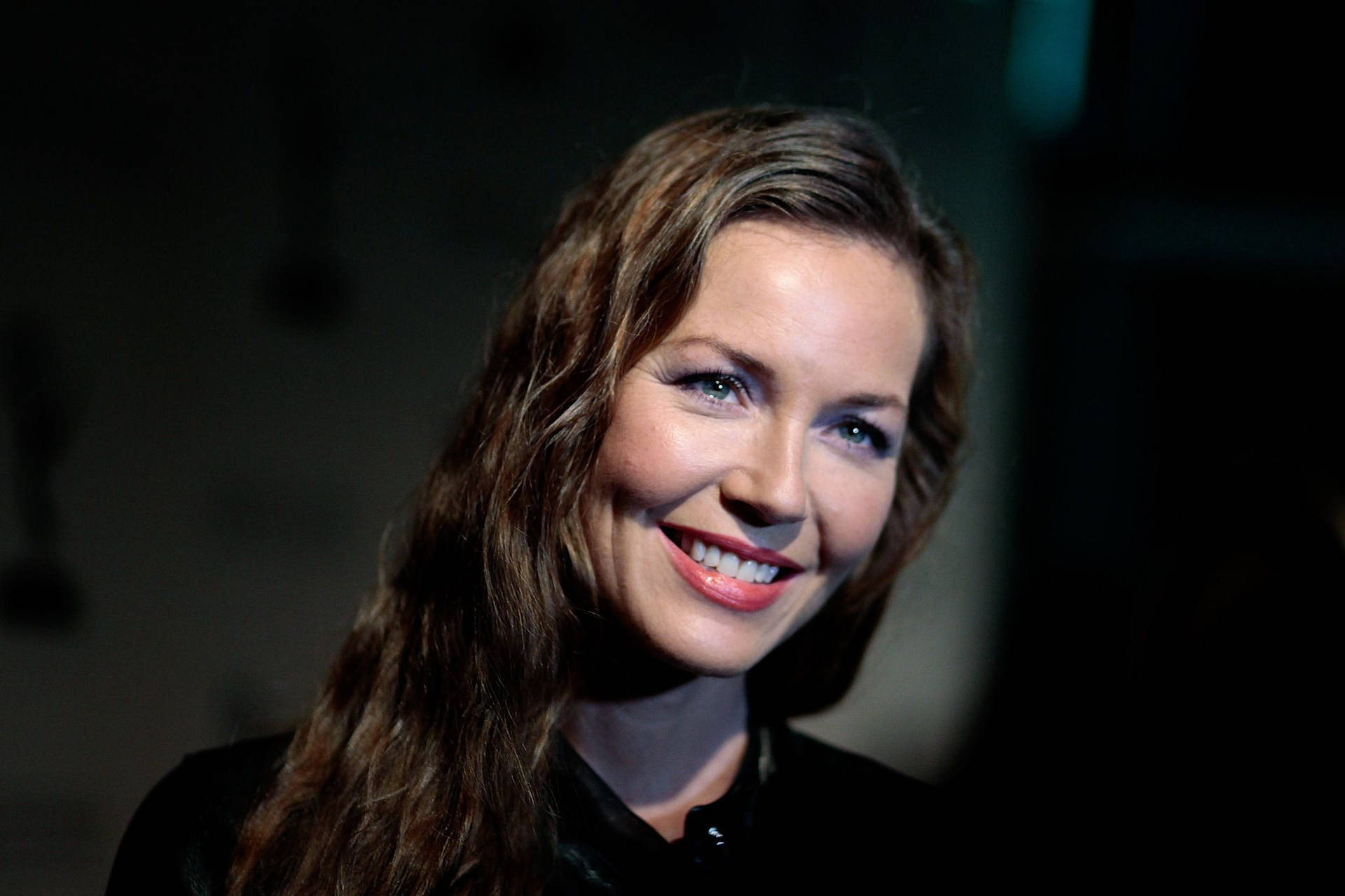 Connie Nielsen Smile Background