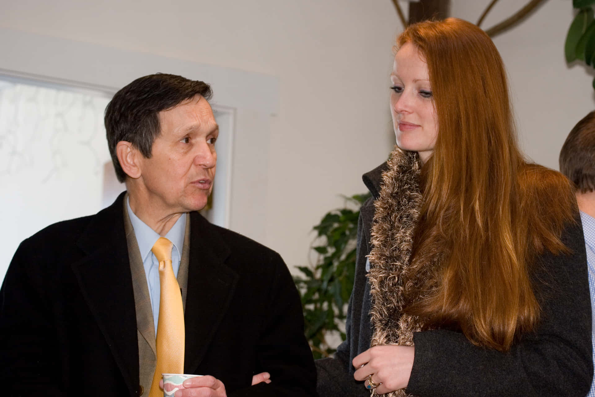 Conversation Of Dennis Kucinich With Her Wife Background