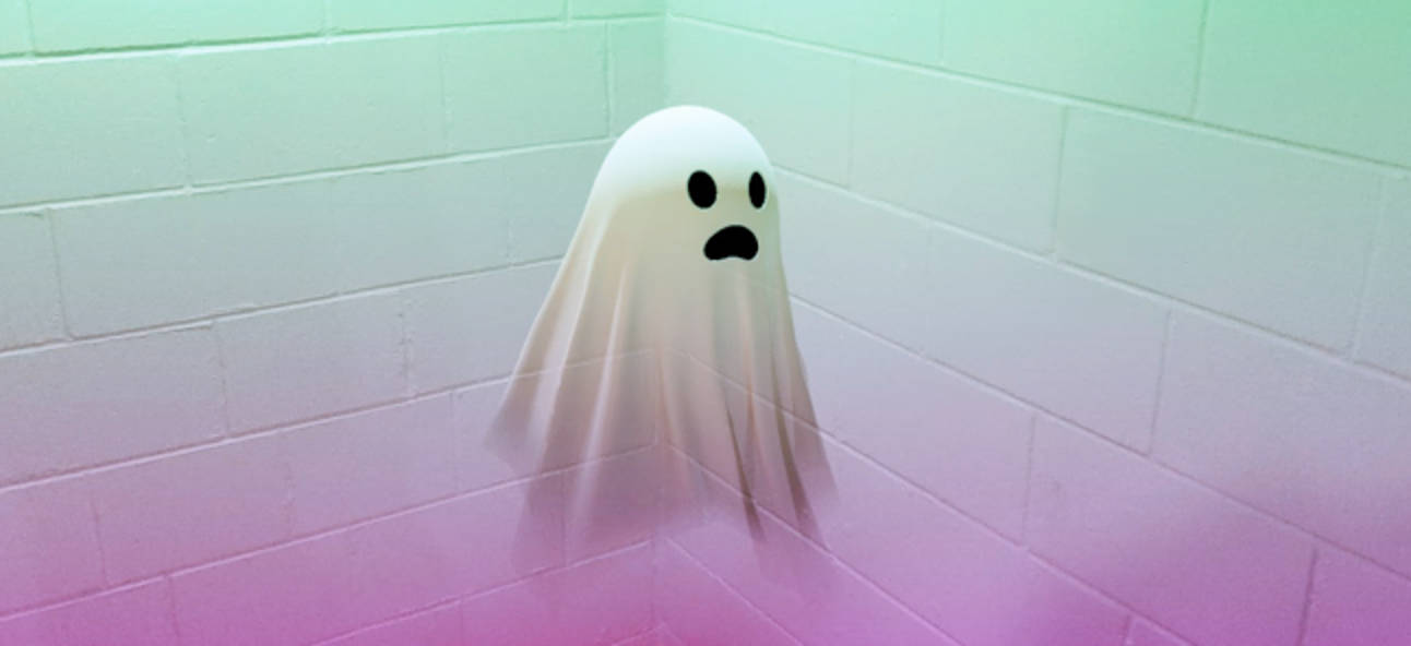Cool 3d Ghost In Restroom Background