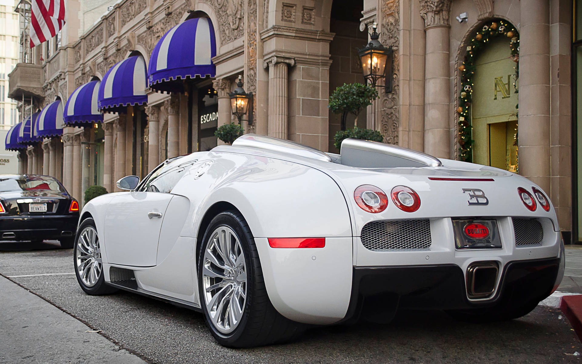 Cool Bugatti Rolls Beverly Wilshire Background