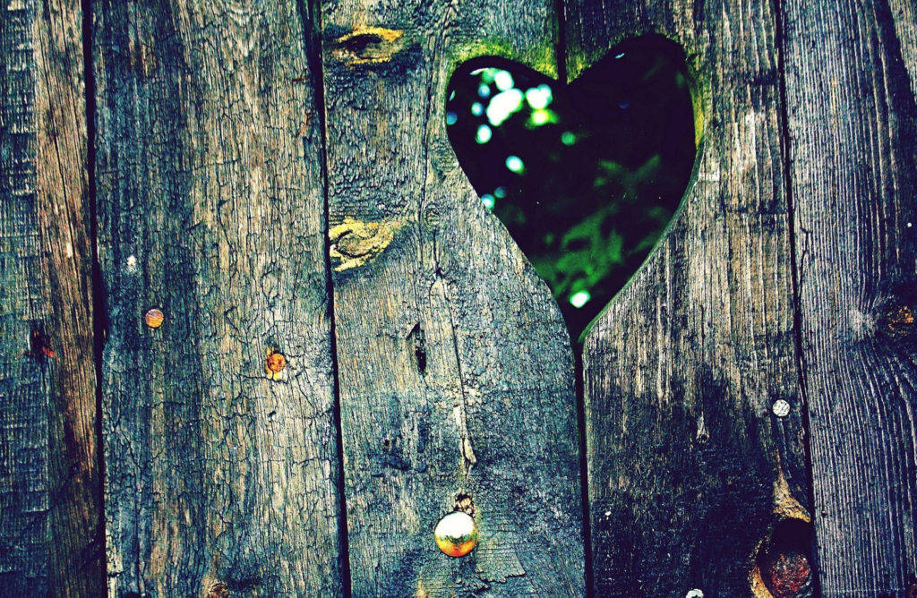 Cool Desktop Heart In Wood