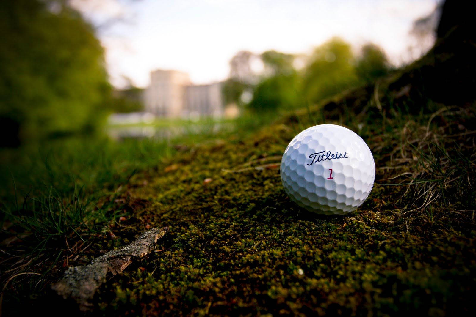Cool Golf Ball Titleist Brand Background