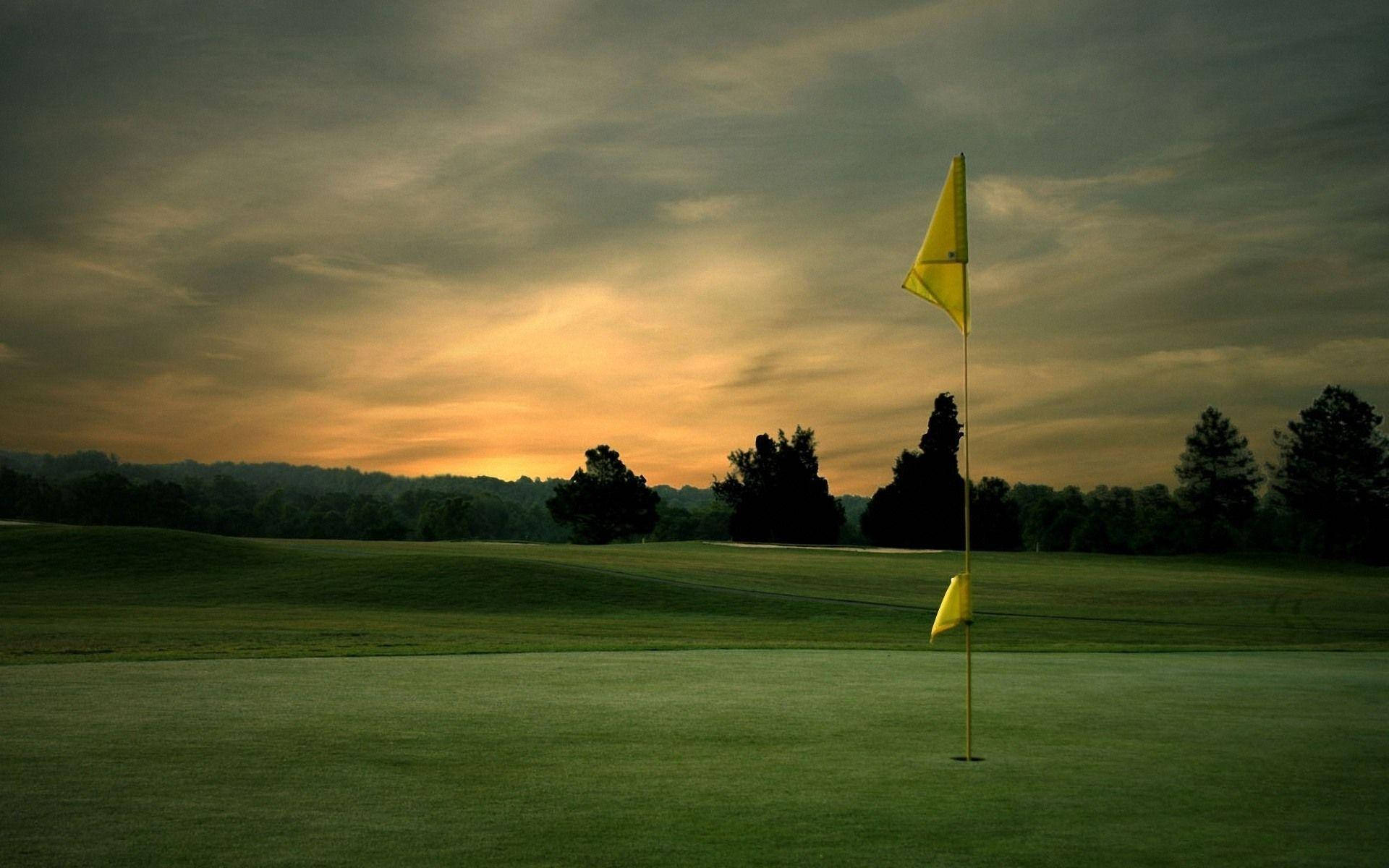 Cool Golf Yellow Flag Sunset Sky Background
