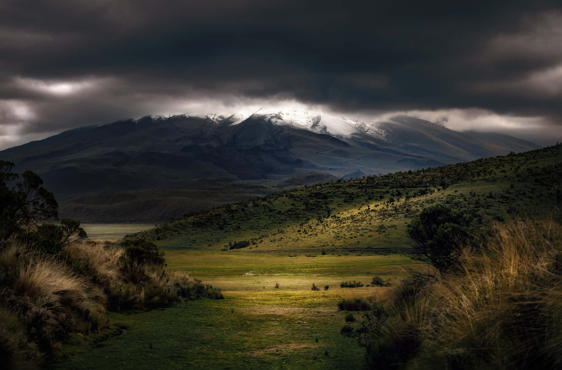 Cool Landscape On A Cloudy Day