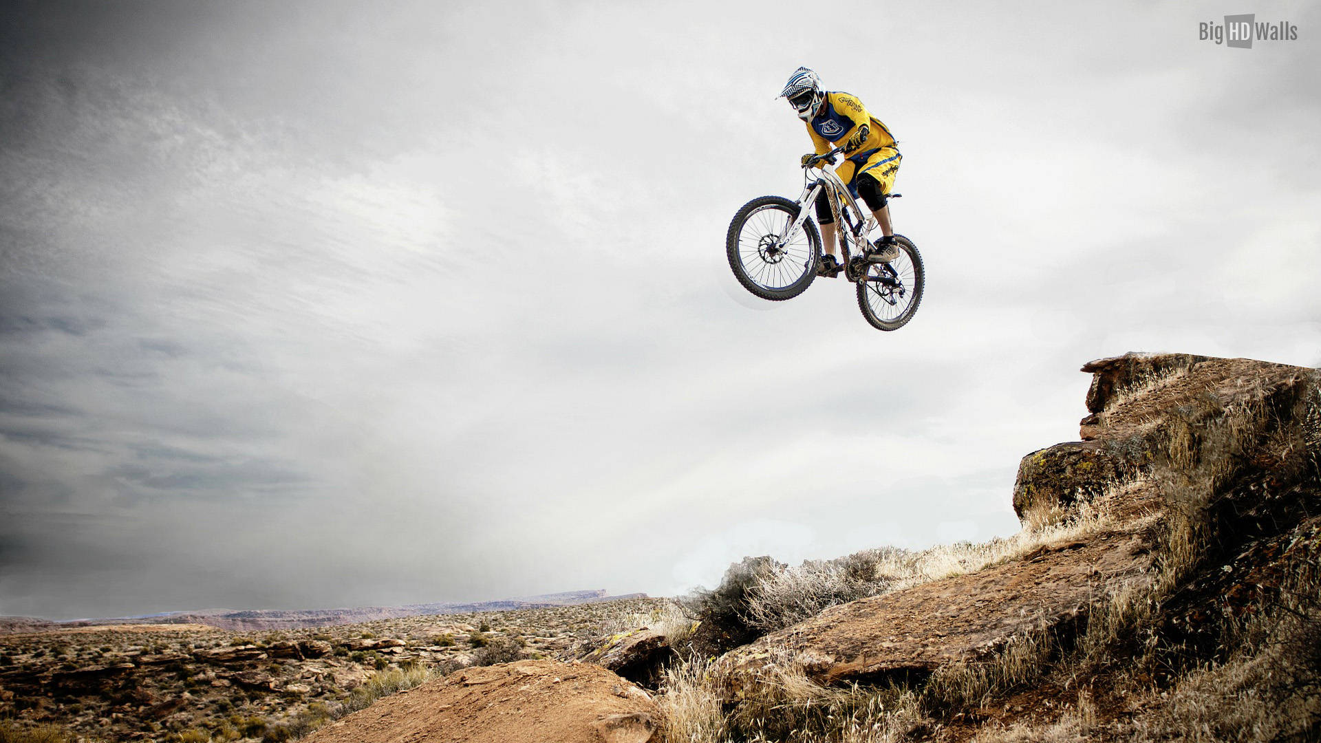 Cool Mountain Bike High Jump Background