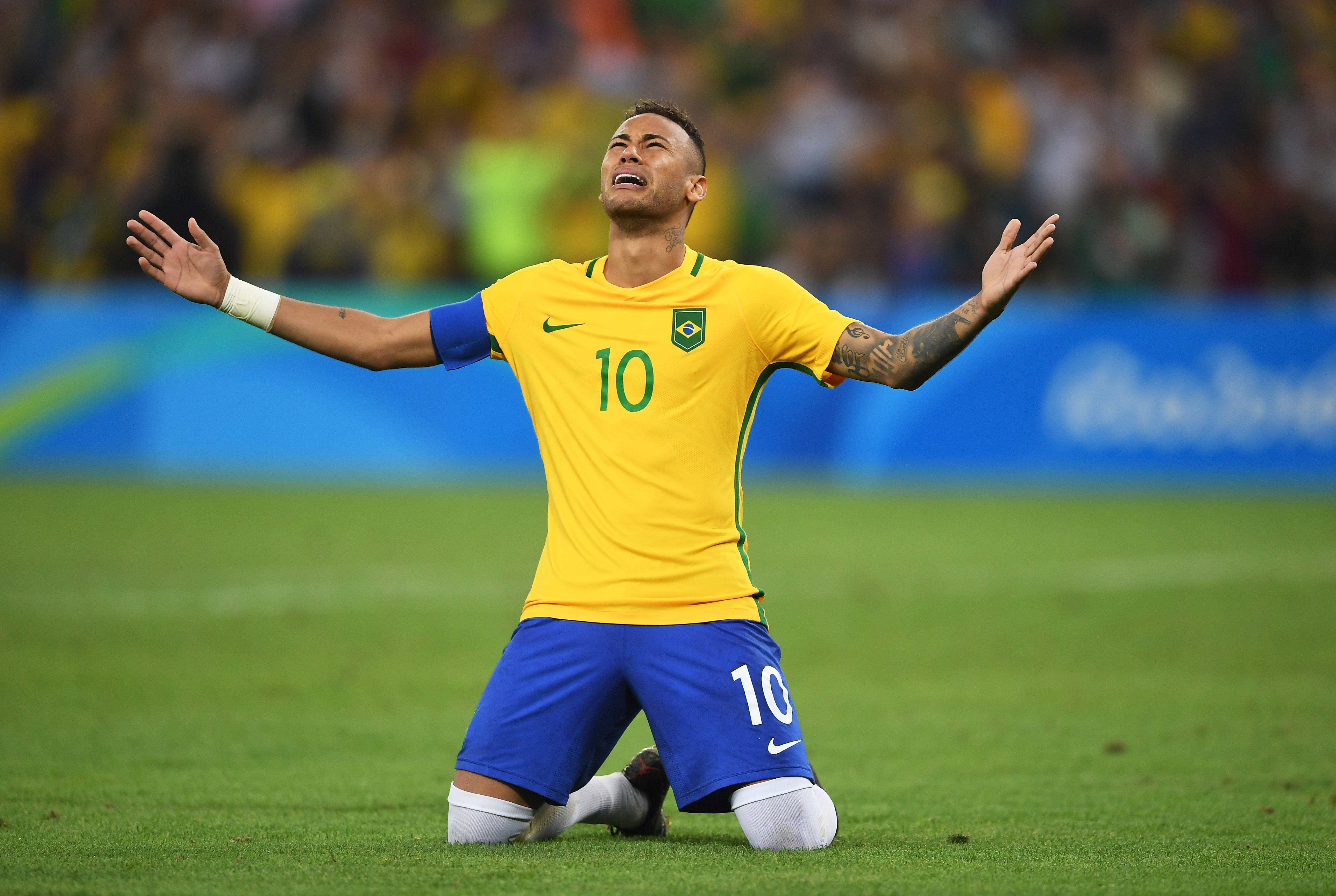 Cool Neymar Jr Kneeling