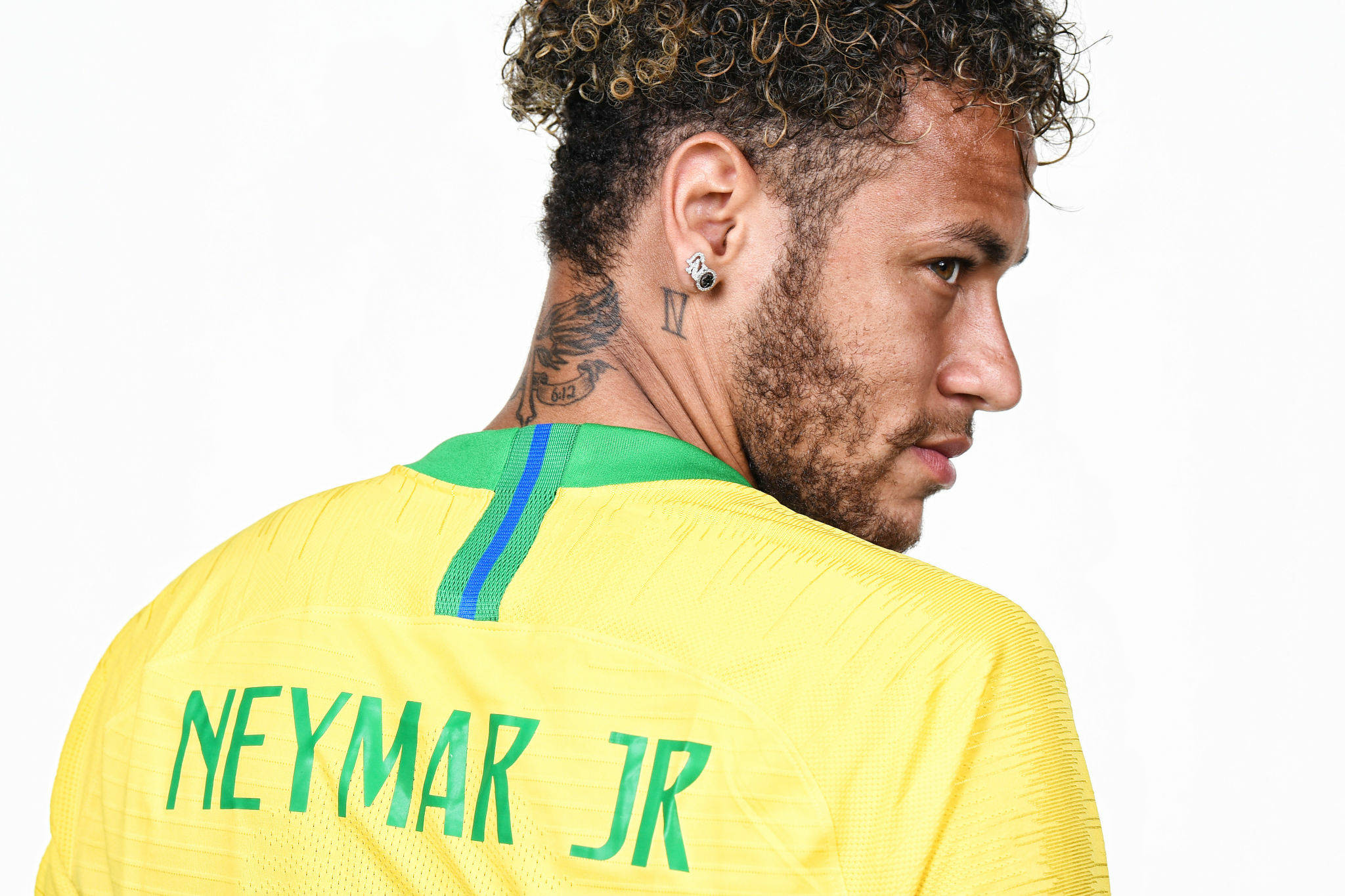 Cool Neymar Jr Rear-side View Background